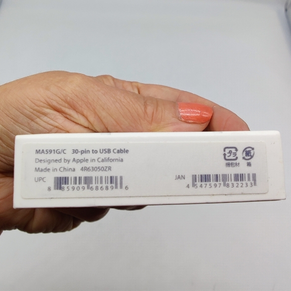 Genuine APPLE 30 pin USB Cable New in Box - Picture 4 of 4